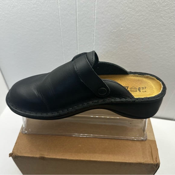 NAOT Shoes Mule Clogs Womens Size US 6.5 EU 37 Black Leather Slip On Round Toe - Picture 2 of 9